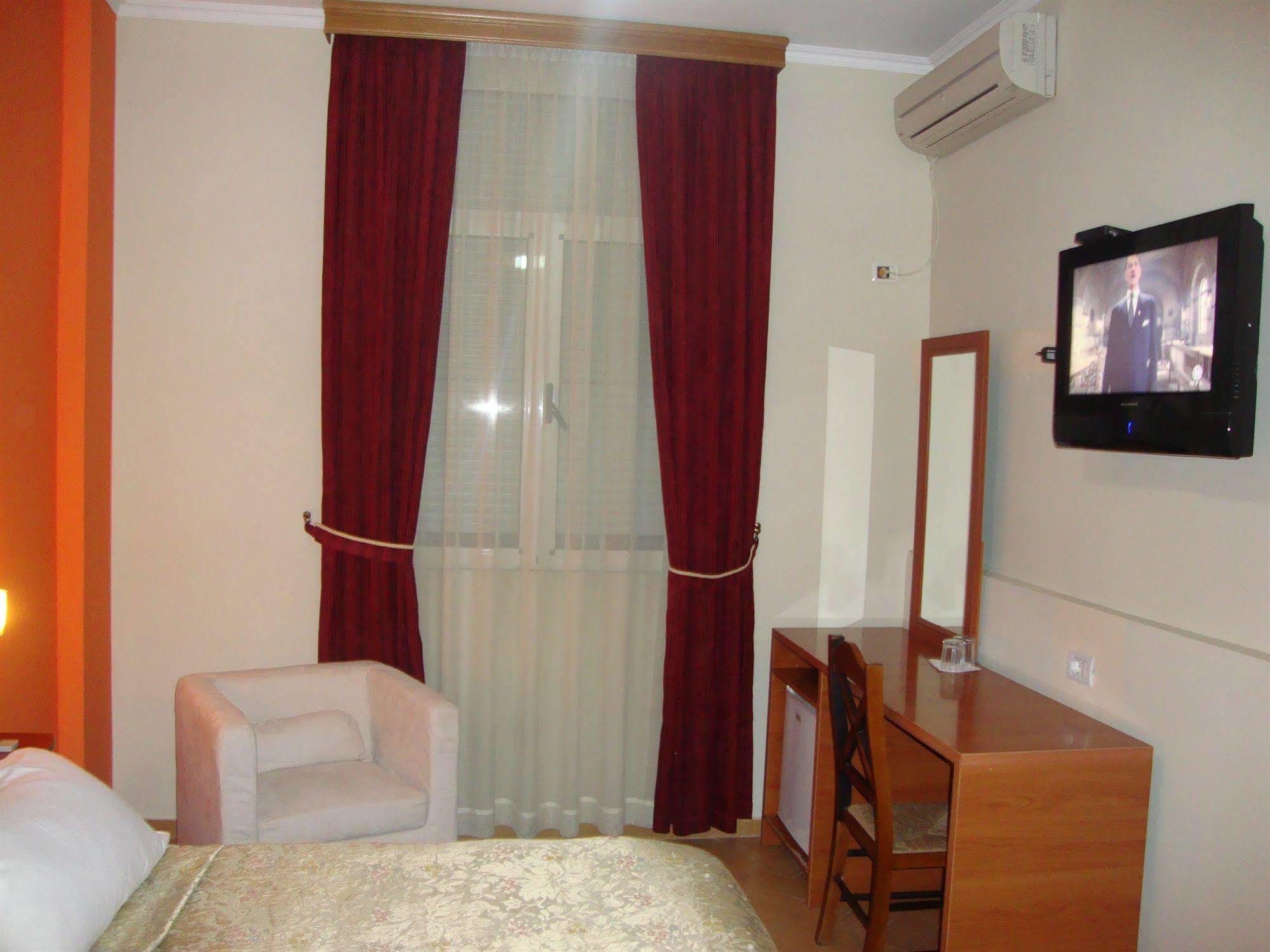 Nobel 3* Tirana